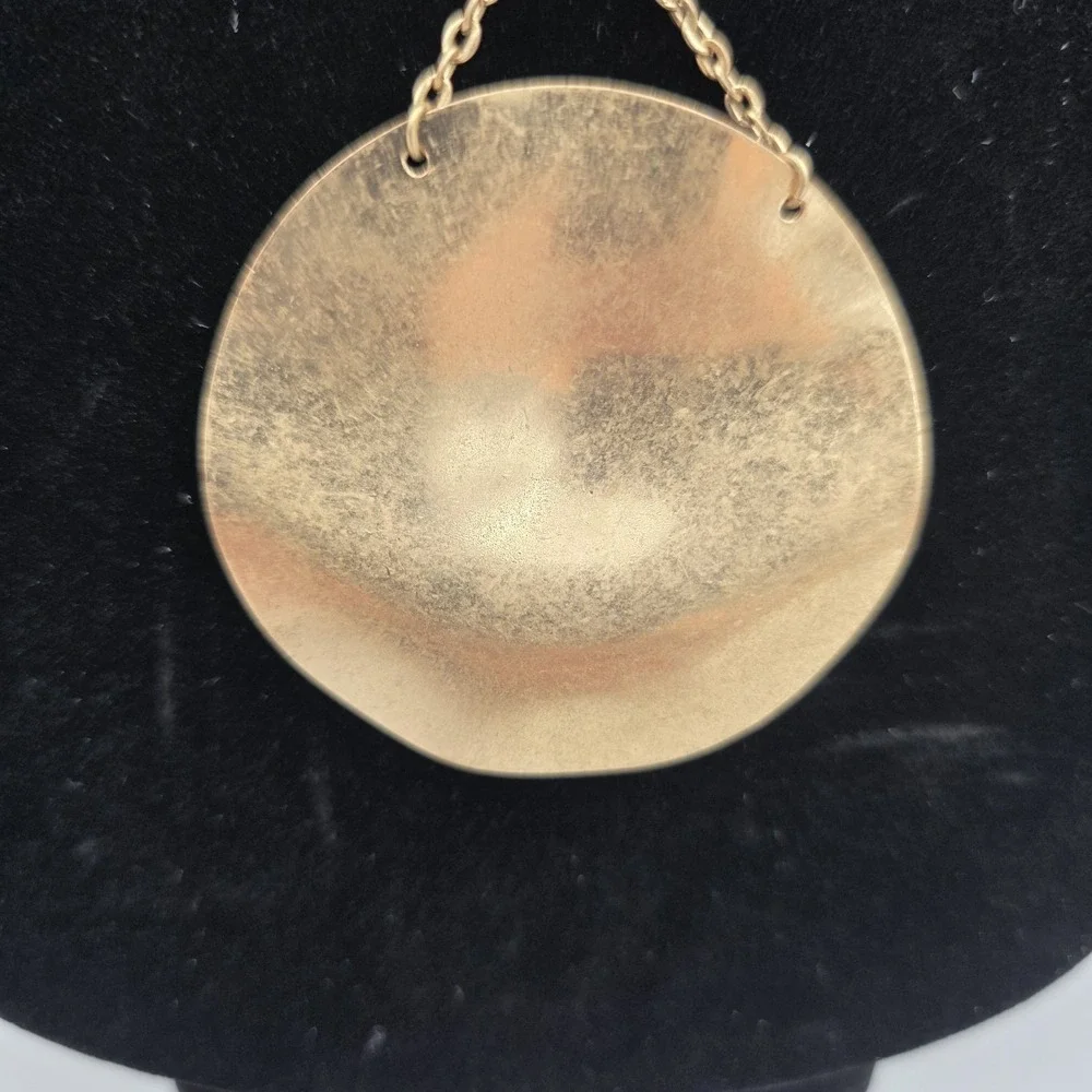 Wavy Brass Tone Meral Large Disc Pendant & Small Discs Chain Necklace 18